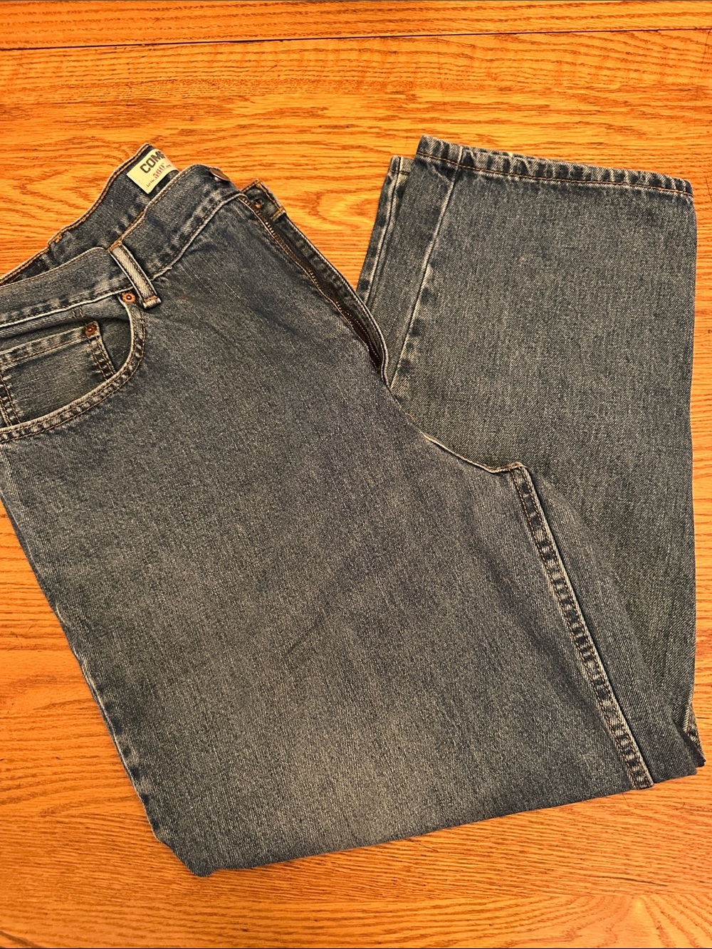 Classic Men's Blue Denim Jeans - Fit Levi Strauss Sz 40x30